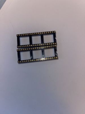 7A-16
Base para circuito integrado de 40 pines
