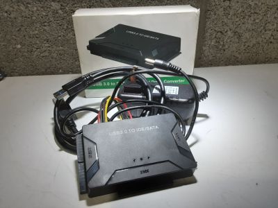 3C-01
USB to SATA -IDE  Adaptador
