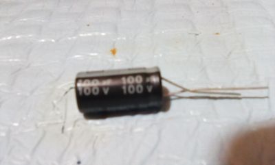 5A-32
Capacitor ElectrolÃ­tico 100V100 Mf
