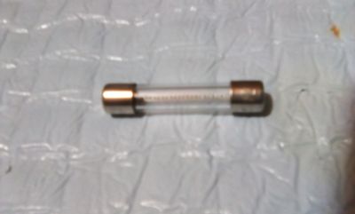 6A-39
Fusible usa 7A-250V Cristal
