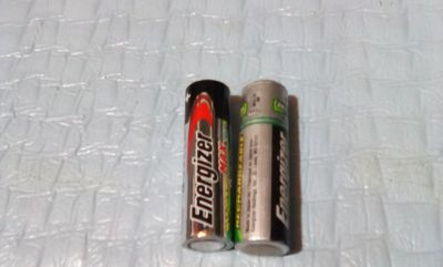 4D-01
BaterÃ­a Alcalina Y Recargable AA
