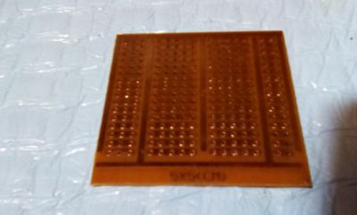 4D-16
Tablillas Perforadas 5X5 color Bronce
