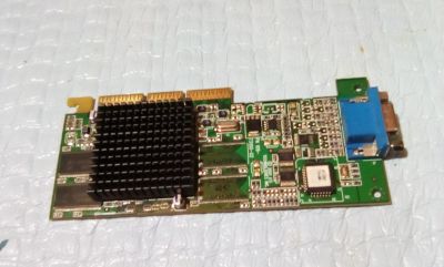 4D-17
Tarjeta AGP/VGA
